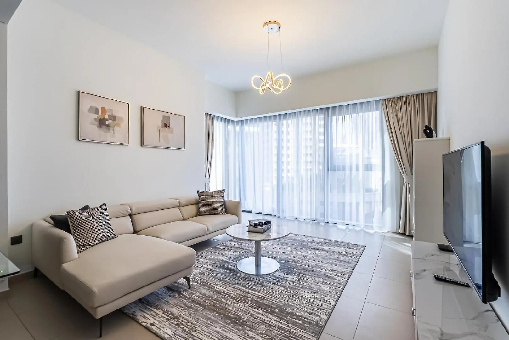 Downtown Dubai Spacious 1 Bedroom Apt On Boulevard 2 Minutes Walking Distance To Burj-Khalifa Apartment