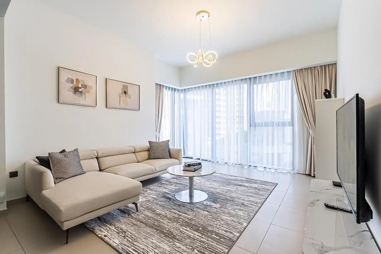 Downtown Dubai Spacious 1 Bedroom Apt On Boulevard 2 Minutes Walking Distance To Burj-Khalifa Apartment